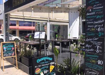 CHAMPIONS - BAR CAFE